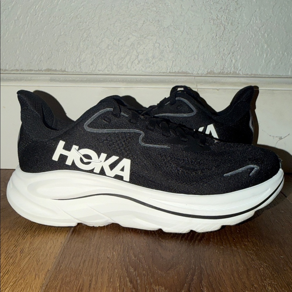 Women’s Hoka Clifton 10